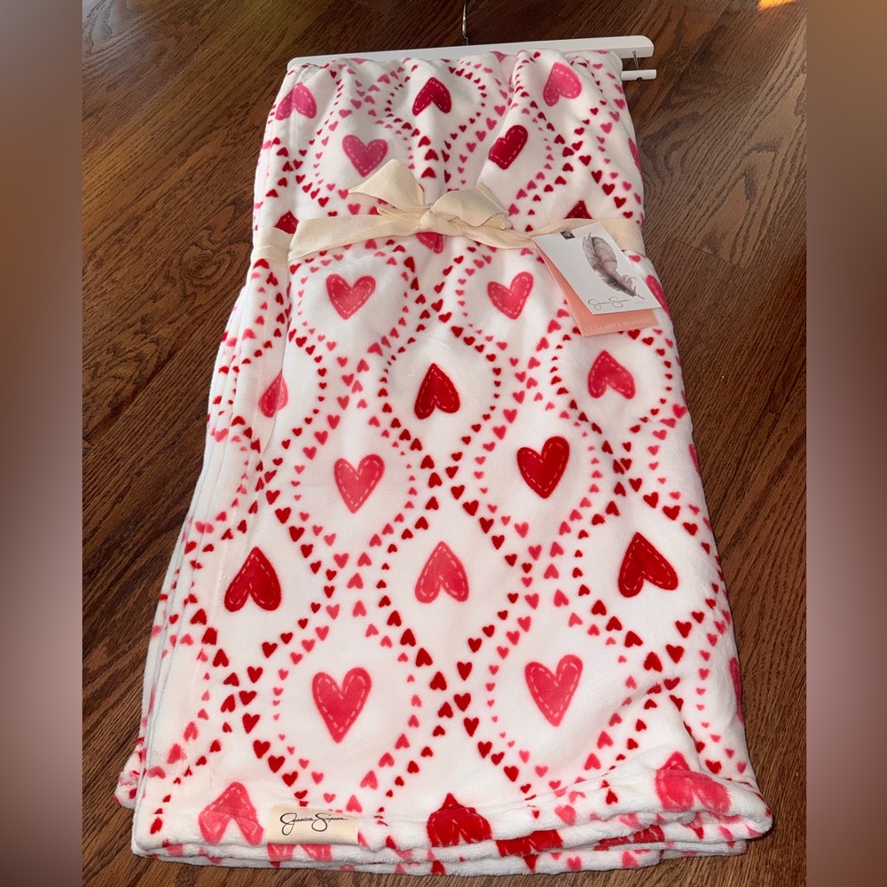 Jessica Simpson super soft Heart Patterned Blanket